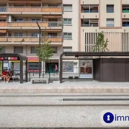 Air-conditioned Near The Promenade Des Apartment